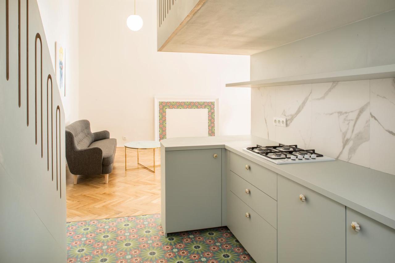 Downtown Designer Apartment Karlin Praag Buitenkant foto