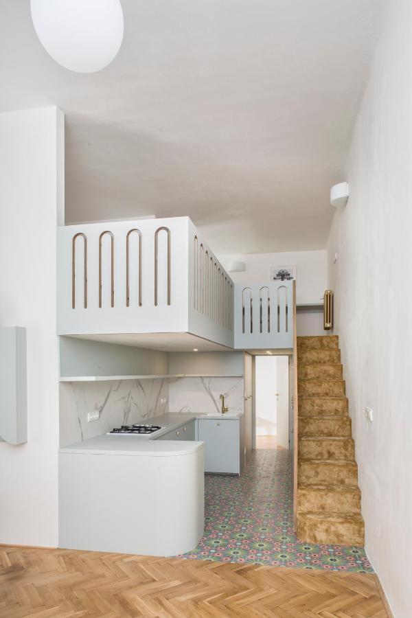 Downtown Designer Apartment Karlin Praag Buitenkant foto